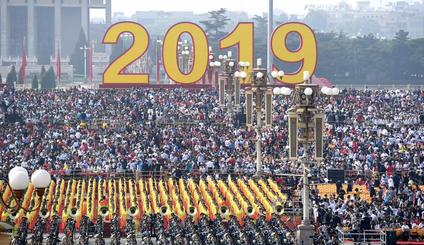 Κίνα : Η μεγαλύτερη στρατιωτική παρέλαση για την 70η επέτειο της ίδρυσης της Λαϊκής Δημοκρατίας