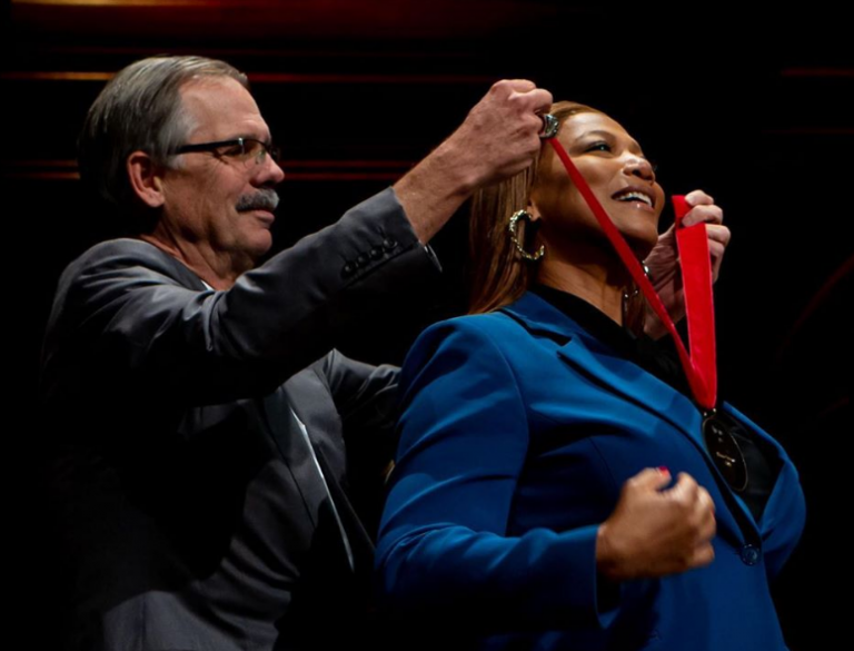 Η ξεχωριστή διάκριση της Queen Latifah από το Χάρβαρντ