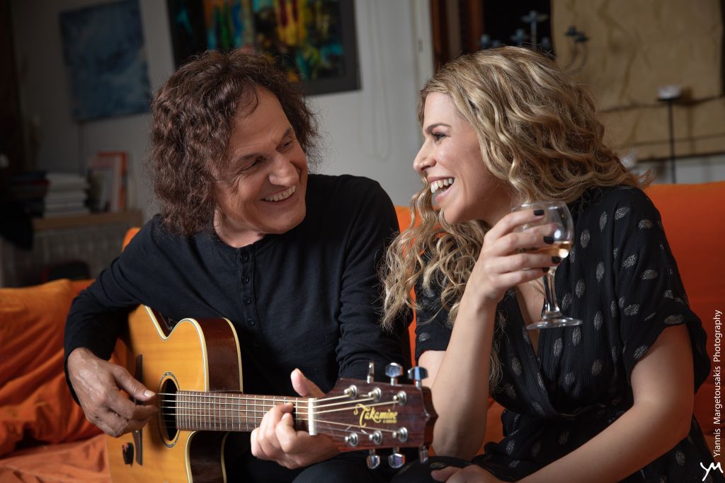 Η Βιολέτα Ίκαρη μιλάει στο in.gr για την συνεργασία της με τον Βασίλη Παπακωνσταντίνου