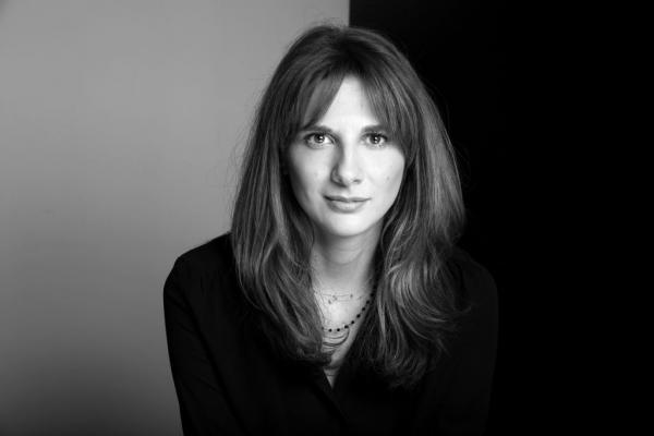 Η Θεοδώρα Καπράλου σκηνοθετεί το «πείραμα μιας σχέσης»