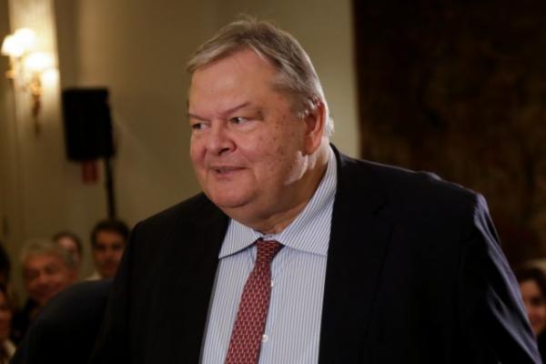 Καταχειροκροτήθηκε ο Βενιζέλος στην πρώτη του διάλεξη