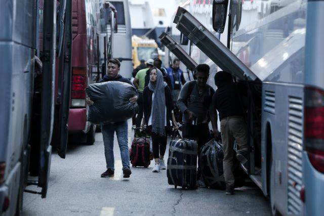 Προσφυγικό : Στον Πειραιά 57 πρόσφυγες από Μυτιλήνη και Χίο