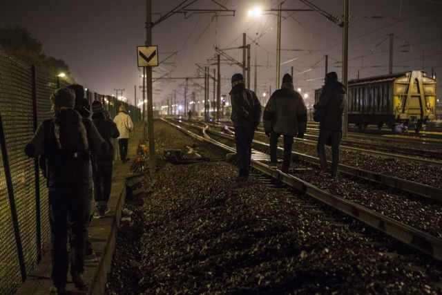 Αίγυπτος: Ελεγκτής κατηγορείται ότι «πέταξε» επιβάτες από το τραίνο εν κινήσει – Νεκρός ένας άντρας