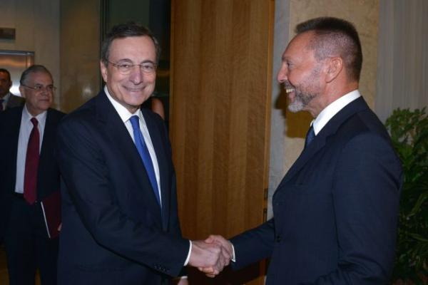Στουρνάρας : Ο Ντράγκι συνέβαλε καθοριστικά στην αποφυγή του Grexit