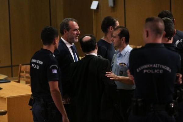 Δίκη Χρυσής Αυγής : Βαριές εκφράσεις μεταξύ των δικηγόρων των κατηγορουμένων