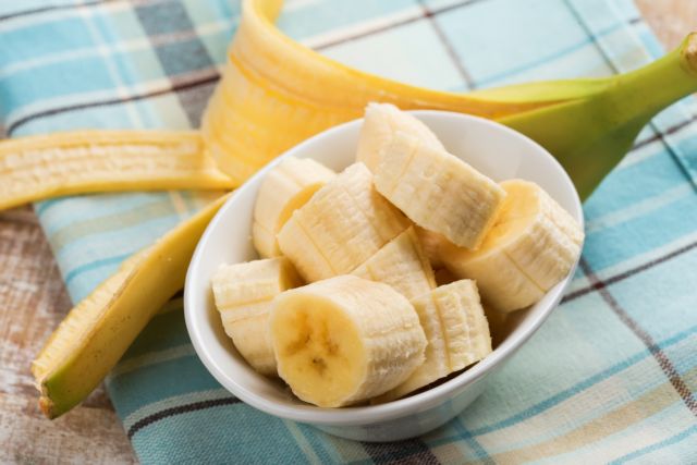 Ποιο είναι το κόλπο για να μην μαυρίζουν οι μπανάνες