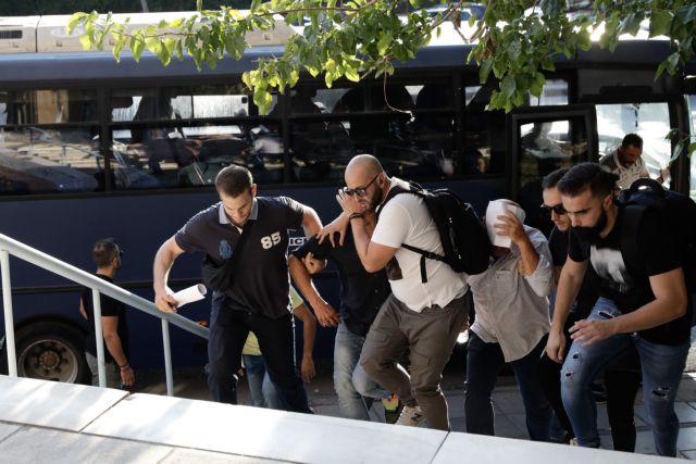 ΟΛΘ : Ελεύθεροι με χρηματικές εγγυήσεις οι 11 για την υπόθεση διαφθοράς στο λιμάνι