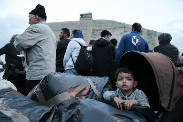 Προσφυγικό : Μεταφέρουν 856 πρόσφυγες από Μυτιλήνη και Σάμο