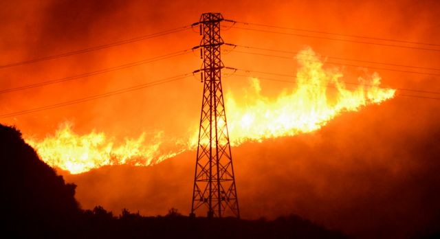 Σε κατάσταση συναγερμού η Καλιφόρνια εξαιτίας πυρκαγιών – Εκκενώνονται περιοχές
