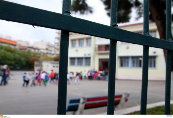 Πατέρας επιτέθηκε σε μαθητή για την κλοπή του κινητού της κόρης του