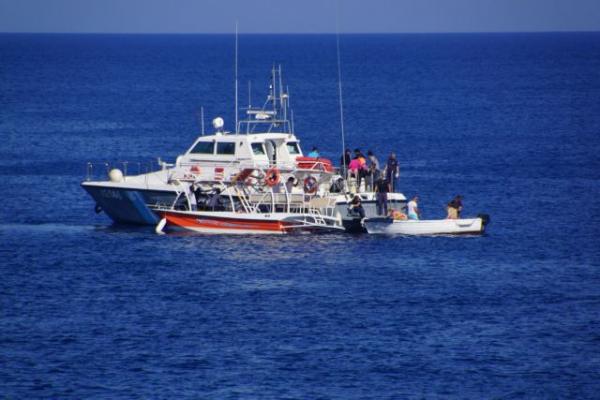 Μεσσηνία : Εντοπίστηκε ιστιοφόρο σκάφος με περίπου 60 πρόσφυγες