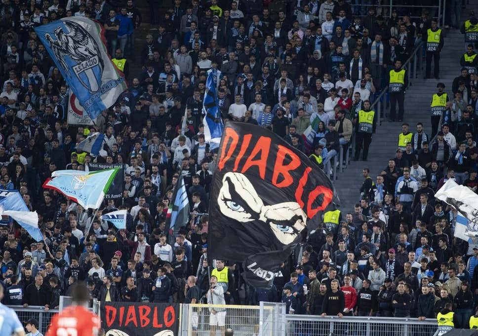 Η UEFA τιμώρησε με μερική εκκένωση τη Λάτσιο για τα ρατσιστικά περιστατικά