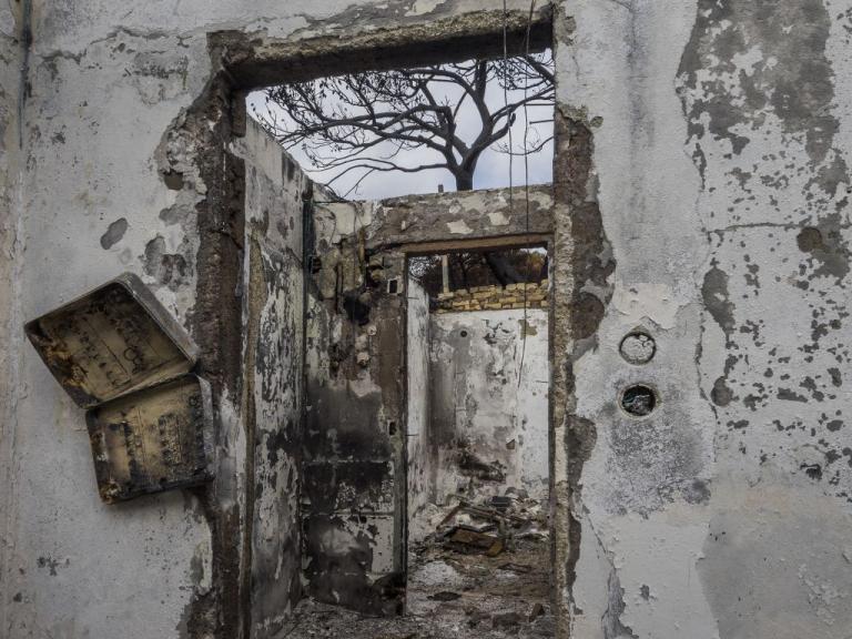 «23.07.2018»: Ο Βασίλης Βρεττός φωτογραφίζει το καμένο Μάτι