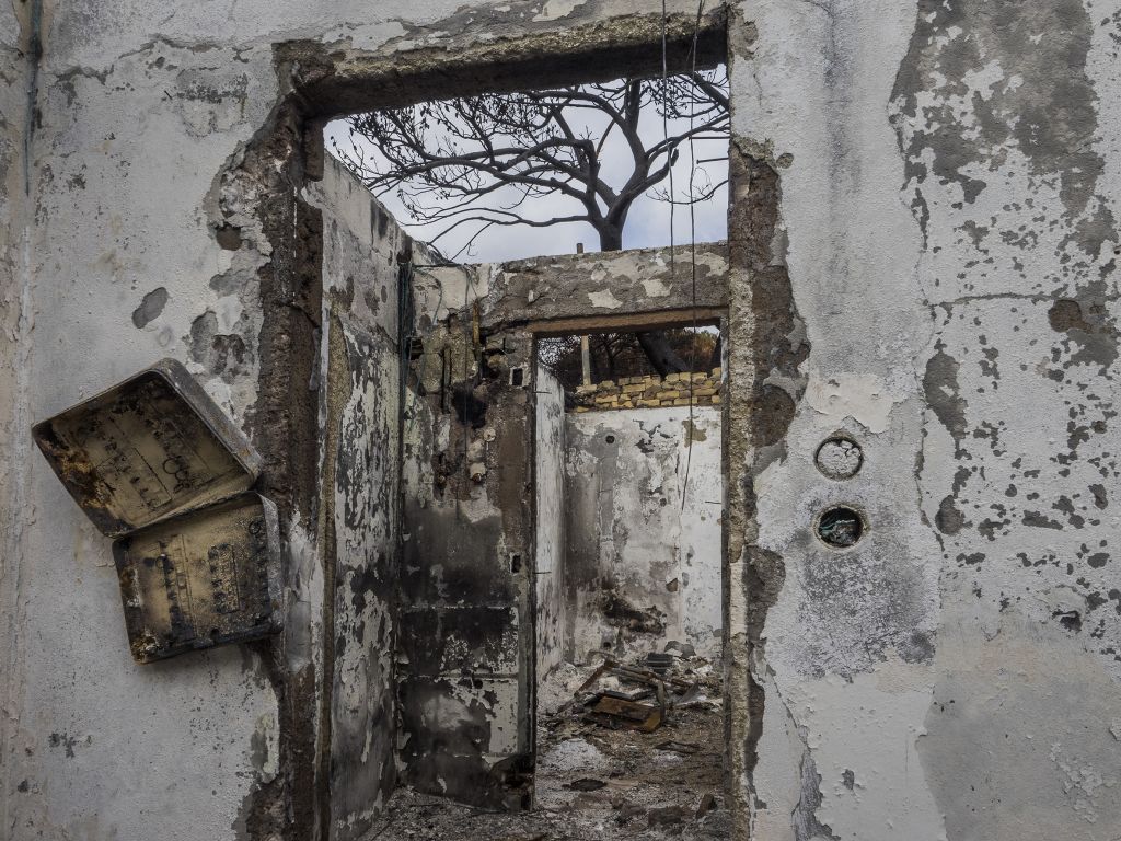 «23.07.2018»: Ο Βασίλης Βρεττός φωτογραφίζει το καμένο Μάτι