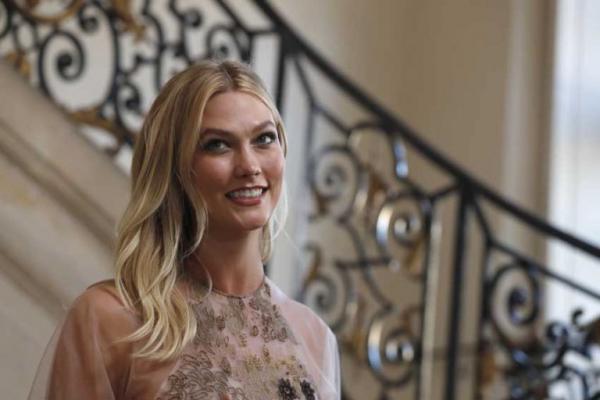 Κάρλι Κλος : Πώς ο άγγελος της Victoria΄s Secret «εισέβαλε» στην οικογένεια Τραμπ