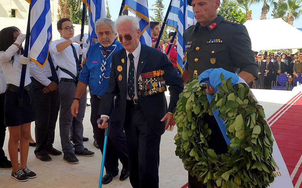 Συγκίνηση στο Ελ Αλαμέιν για τον Έλληνα 96χρονο βετεράνο του Β΄ Παγκοσμίου Πολέμου