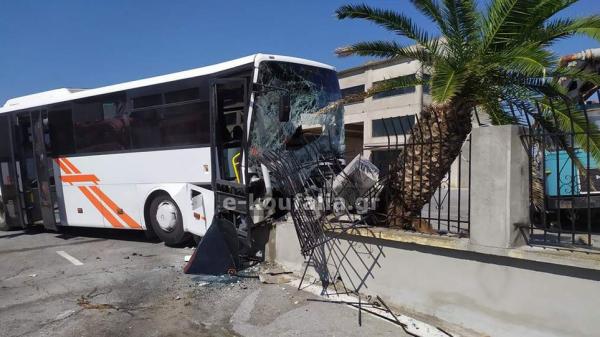 Θεσσαλονίκη: Επιβάτης περιγράφει όσα έζησε στο τροχαίο με το ΚΤΕΛ