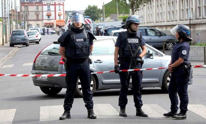 Συναγερμός στη Γαλλία: Πυροβολισμοί σε Τζαμί – Δύο τραυματίες