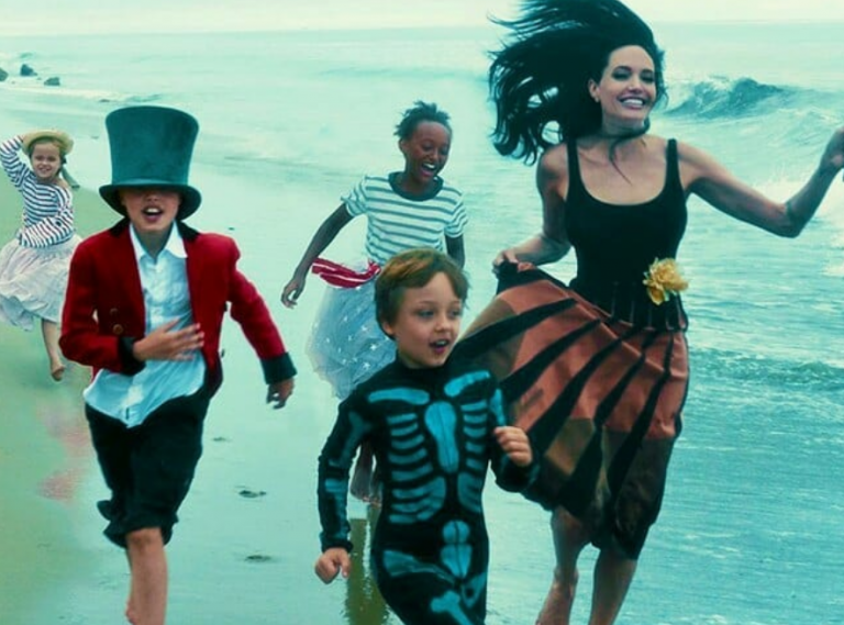 Δέκα σταρ του Χόλιγουντ που υιοθέτησαν παιδιά