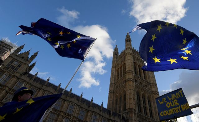 Brexit : Πέντε υπουργοί απειλούν με παραίτηση εάν δεν υπάρξει συμφωνία