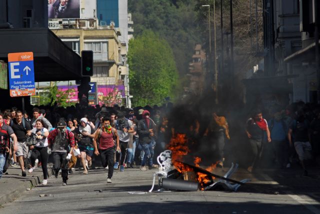 Χιλή : Τουλάχιστον 18 νεκροί – Παραμένει το χάος παρά τις εξαγγελίες Πινιέρα