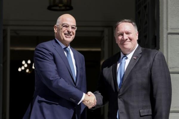Μάικ Πομπέο : Σε θερμό κλίμα η συνάντηση με τον Νίκο Δένδια