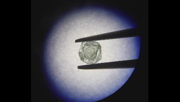 Ρωσία : Εξορύχθηκε διπλό διαμάντι 800 εκατ. ετών