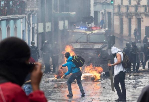 Σε κατάσταση έκτακτης ανάγκης ο Ισημερινός – Φωτιά έβαλαν οι τιμές των καυσίμων
