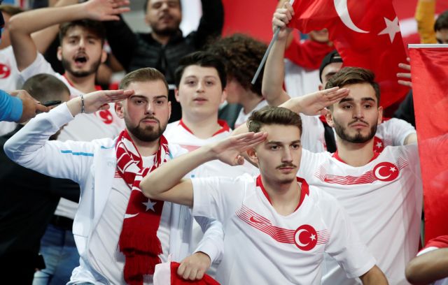Γαλλία – Τουρκία : Μια ποδοσφαιρική αναμέτρηση στη σκιά του πολέμου