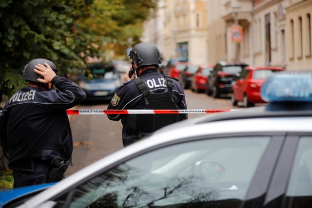 Γερμανία : Ερευνούν διασύνδεση των δραστών στη Χάλε με τρομοκράτες