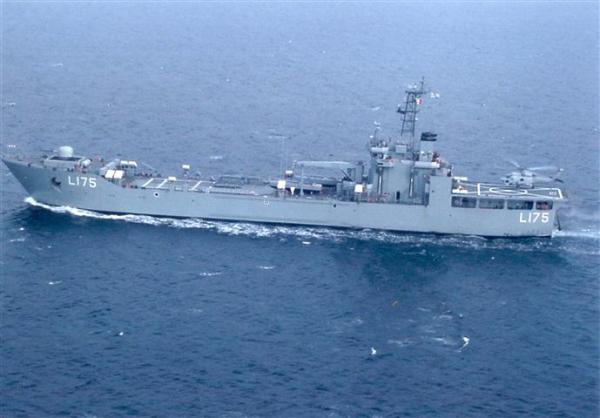 Με προορισμό την Ελευσίνα πλέει το αρματαγωγό «ΙΚΑΡΙΑ» με 389 πρόσφυγες