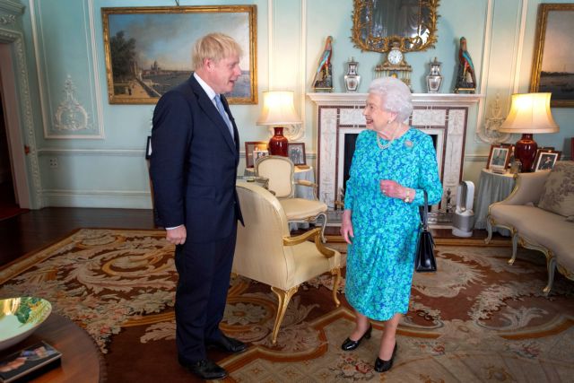 Brexit : O Τζόνσον θα ζητήσει από τη βασίλισσα να τον αποπέμψει