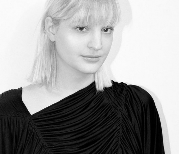 Σοφία Κοκοσαλάκη : Όταν πόζαρε στο φακό του Καρλ Λάγκερφελντ