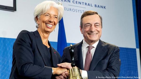 Ο Ντράγκι παρέδωσε τη σκυτάλη στη Λαγκάρντ