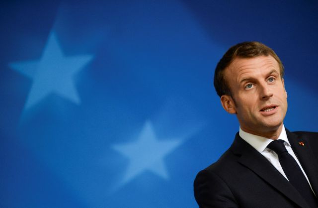 Μακρόν : Πώς ο γάλλος πρόεδρος ετοιμάζεται να τινάξει το Brexit στον αέρα