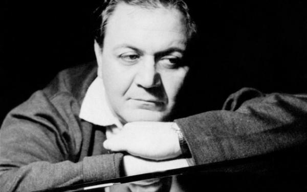 Μάνος Χατζιδάκις : Η μεγαλύτερη μουσική ιδιοφυΐα της Ελλάδας