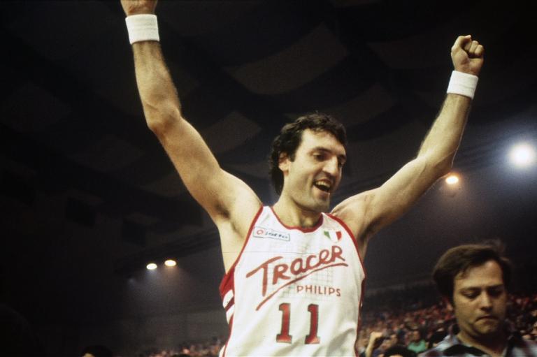 Αρμάνι Μιλάνο : Αποσύρει τη φανέλα του Μενεγκίν