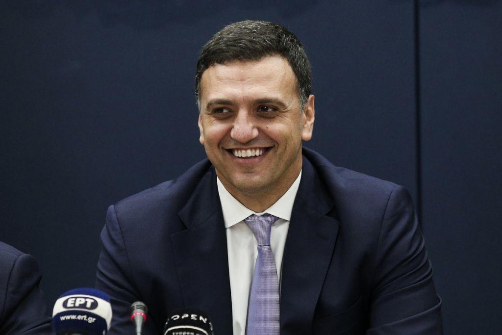 Νομοσχέδιο – σκούπα Κικίλια: Τι θα ισχύει για κάπνισμα, clawback, φαρμακευτική δαπάνη