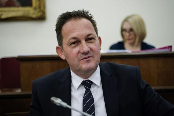 Πέτσας: Έρχεται έκπτωση φόρου για δαπάνες αναβάθμισης κατοικιών έως 40%