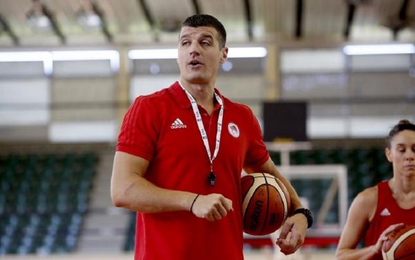 Παντελάκης : «Το αήττητο στις εγχώριες διοργανώσεις στόχος του Ολυμπιακού»