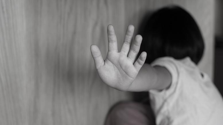 Κομισιόν : Στο στόχαστρο η Ελλάδα για την καταπολέμηση της παιδικής σεξουαλικής κακοποίησης