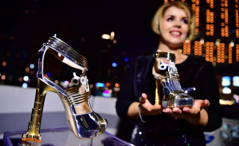 Τα ακριβότερο ζευγάρι υποδημάτων σε τιμή… PAO Alive