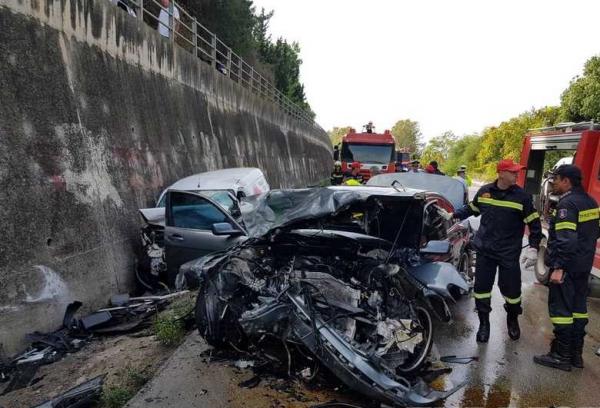 Πάτρα : Τραγωδία με δύο νεκρούς και τρεις τραυματίες σε τροχαίο