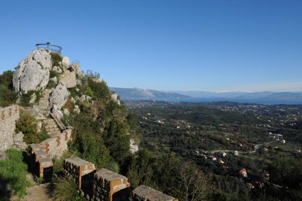 Κέρκυρα : Το παρατηρητήριο του αυτοκράτορα Γουλιέλμου Β’ στον Πέλεκα