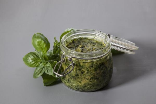 Πέστο βασιλικού τζενοβέζε