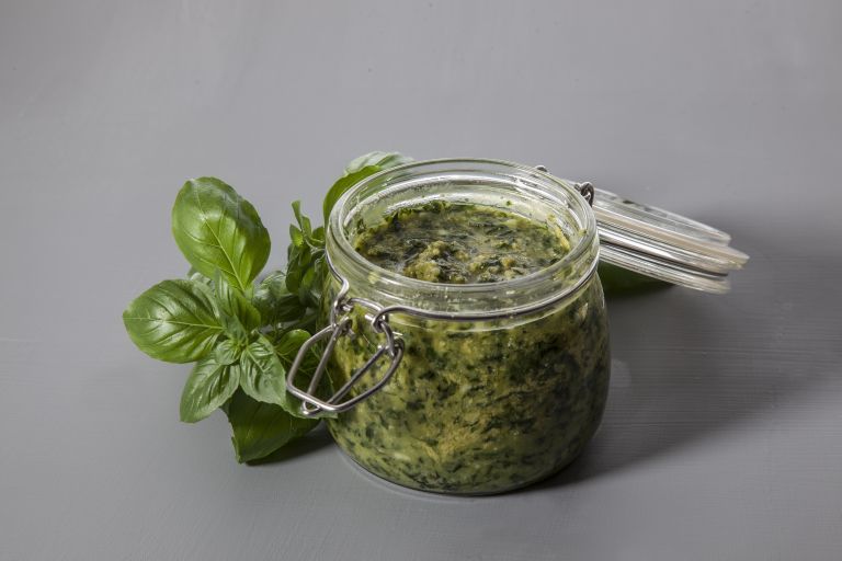 Πέστο βασιλικού τζενοβέζε