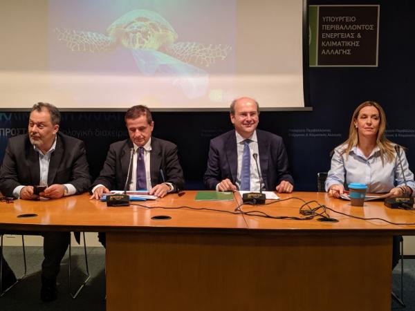 Χατζηδάκης : Τέλος στα πλαστικά μιας χρήσης από τον Ιούνιο του 2020