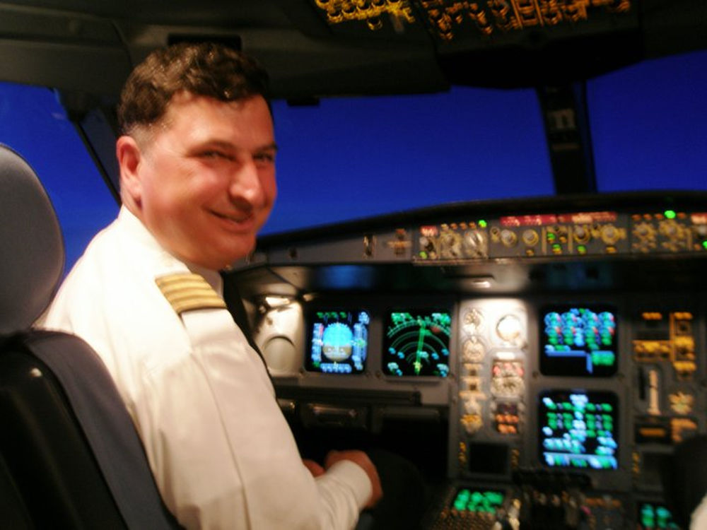 Μιχάλης Πουλικάκος: Ο Έλληνας πιλότος που έζησε τρομοκρατική επίθεση στο Αφγανιστάν