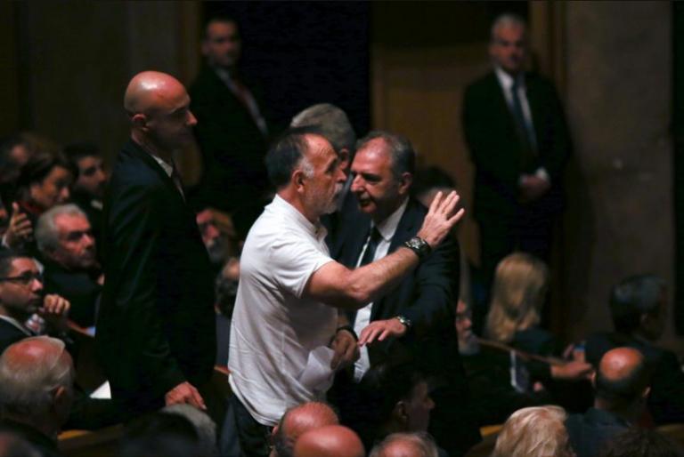 Φραστική επίθεση στον Πρόεδρο της Δημοκρατίας για τη Συμφωνία των Πρεσπών