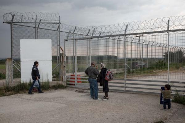 Προσφυγικό : Διαψεύδει τη δημιουργία κλειστών δομών φιλοξενίας η κυβέρνηση